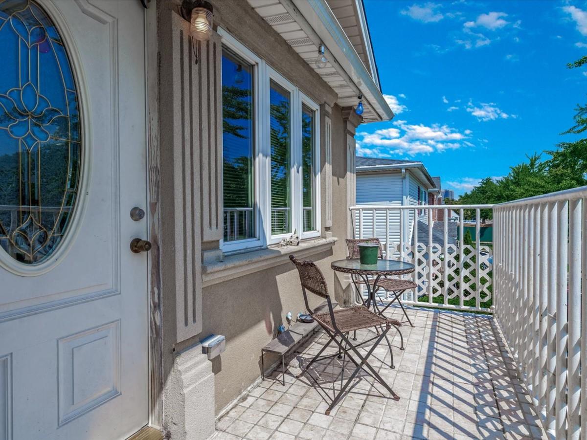 82-44 263 Street, Glen Oaks, NY 11004