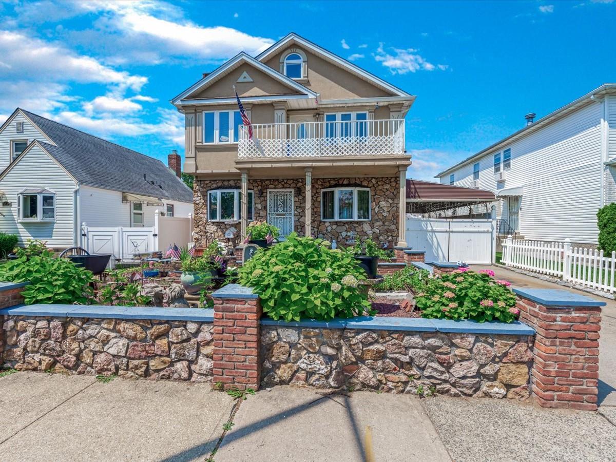 82-44 263 Street, Glen Oaks, NY 11004