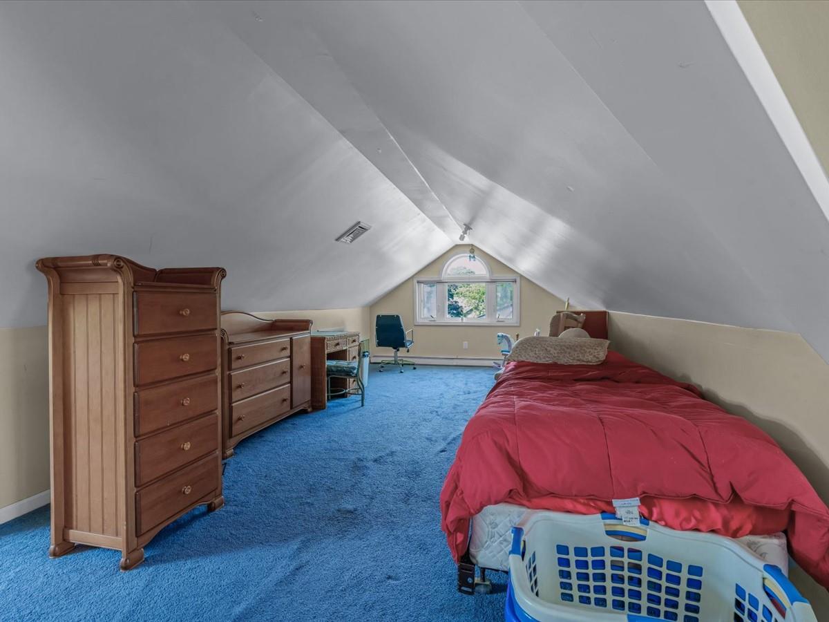 82-44 263 Street, Glen Oaks, NY 11004