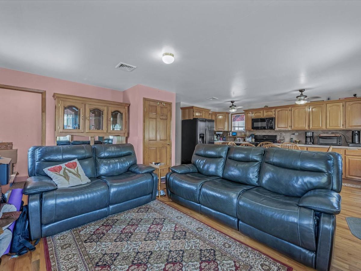 82-44 263 Street, Glen Oaks, NY 11004