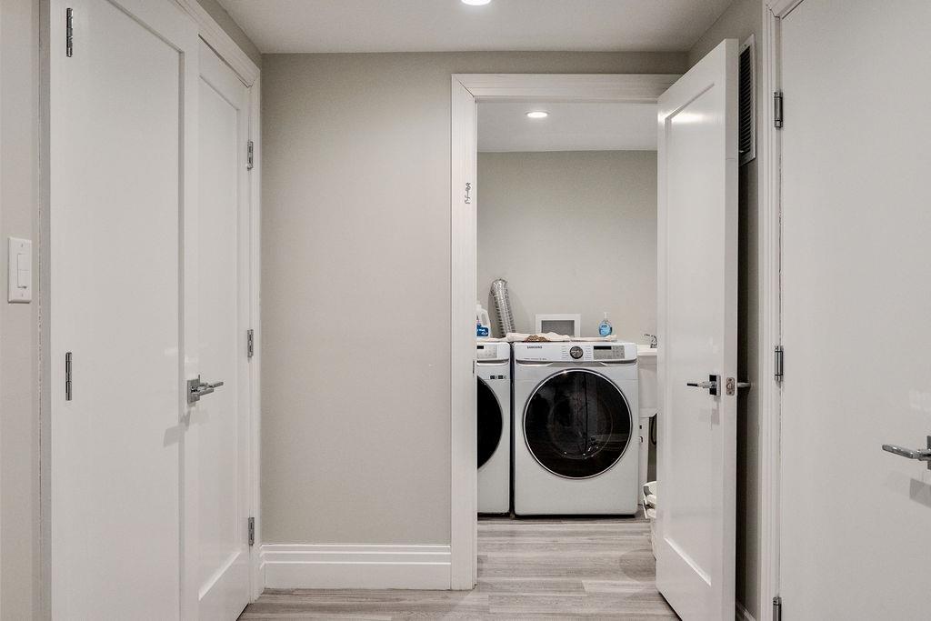 8 Stuyvesant Place, Lawrence, NY 11559