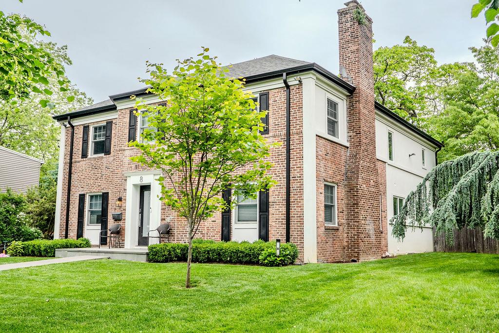 8 Stuyvesant Place, Lawrence, NY 11559