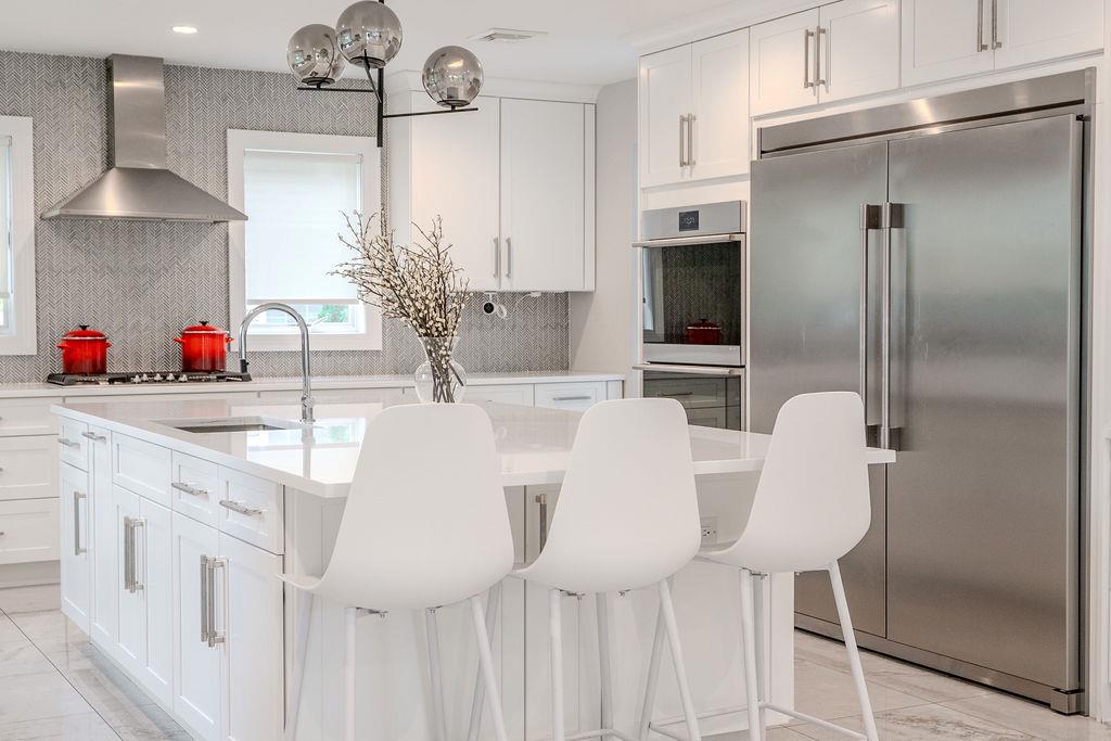 8 Stuyvesant Place, Lawrence, NY 11559