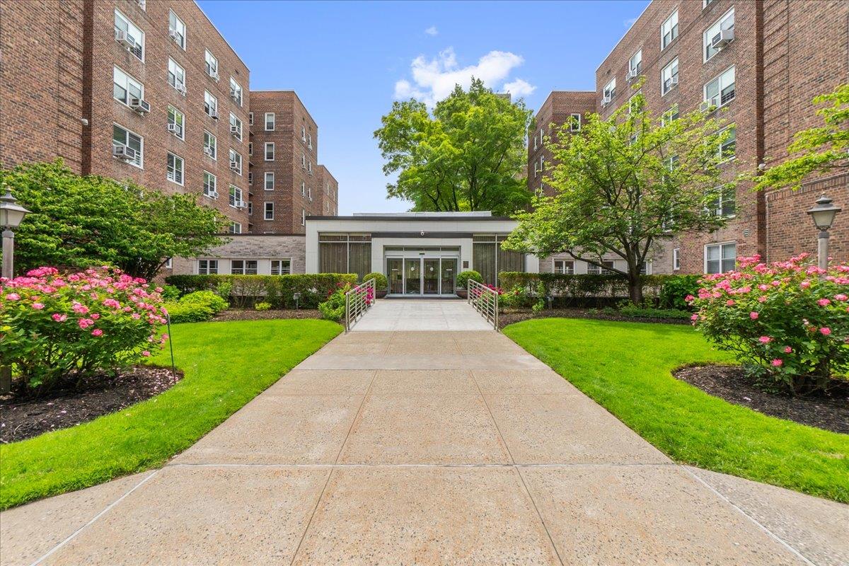 112-20 72nd Drive # A33, Forest Hills, NY 11375