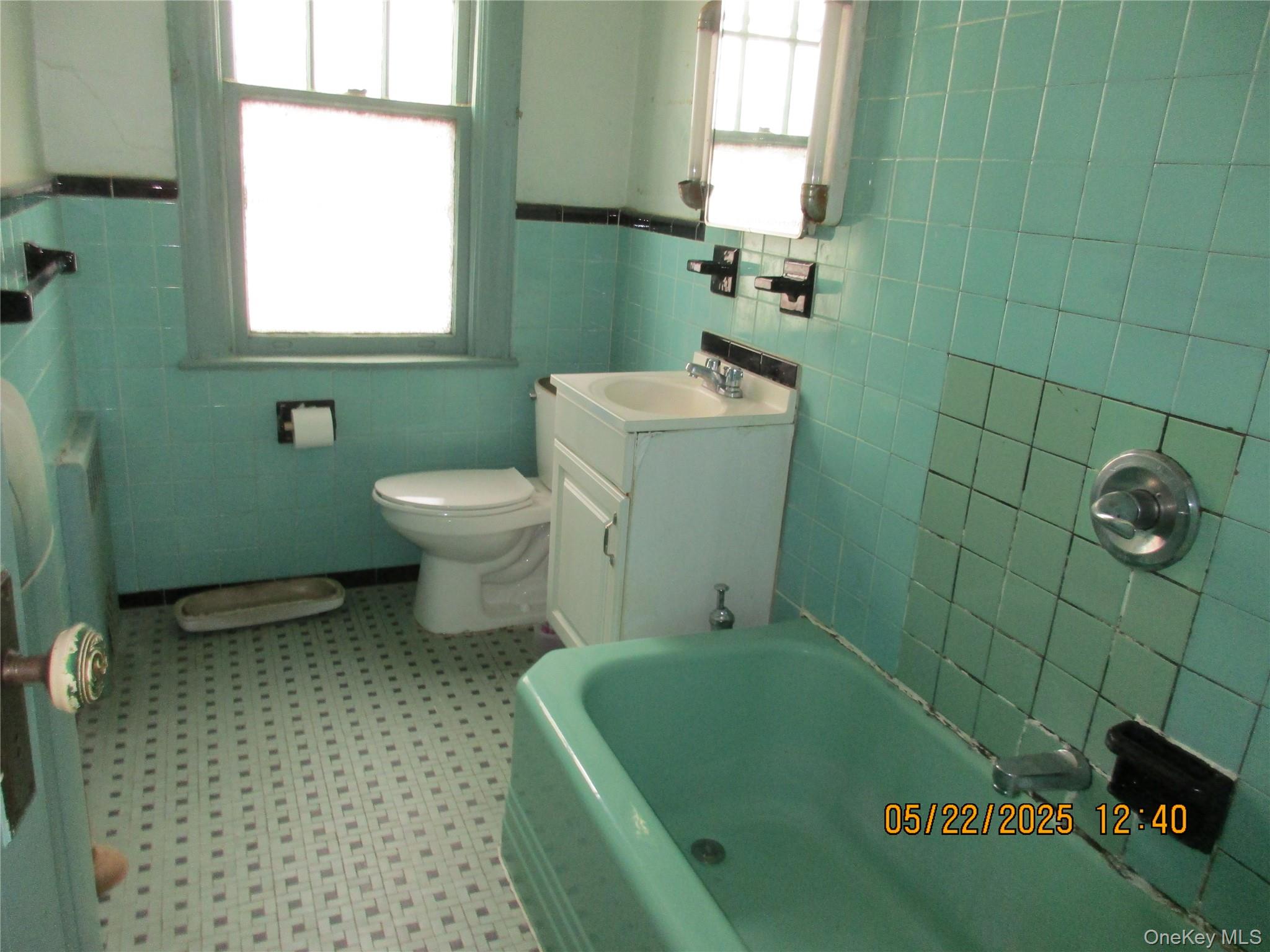 6828 Kessel Street, Forest Hills, NY 11375