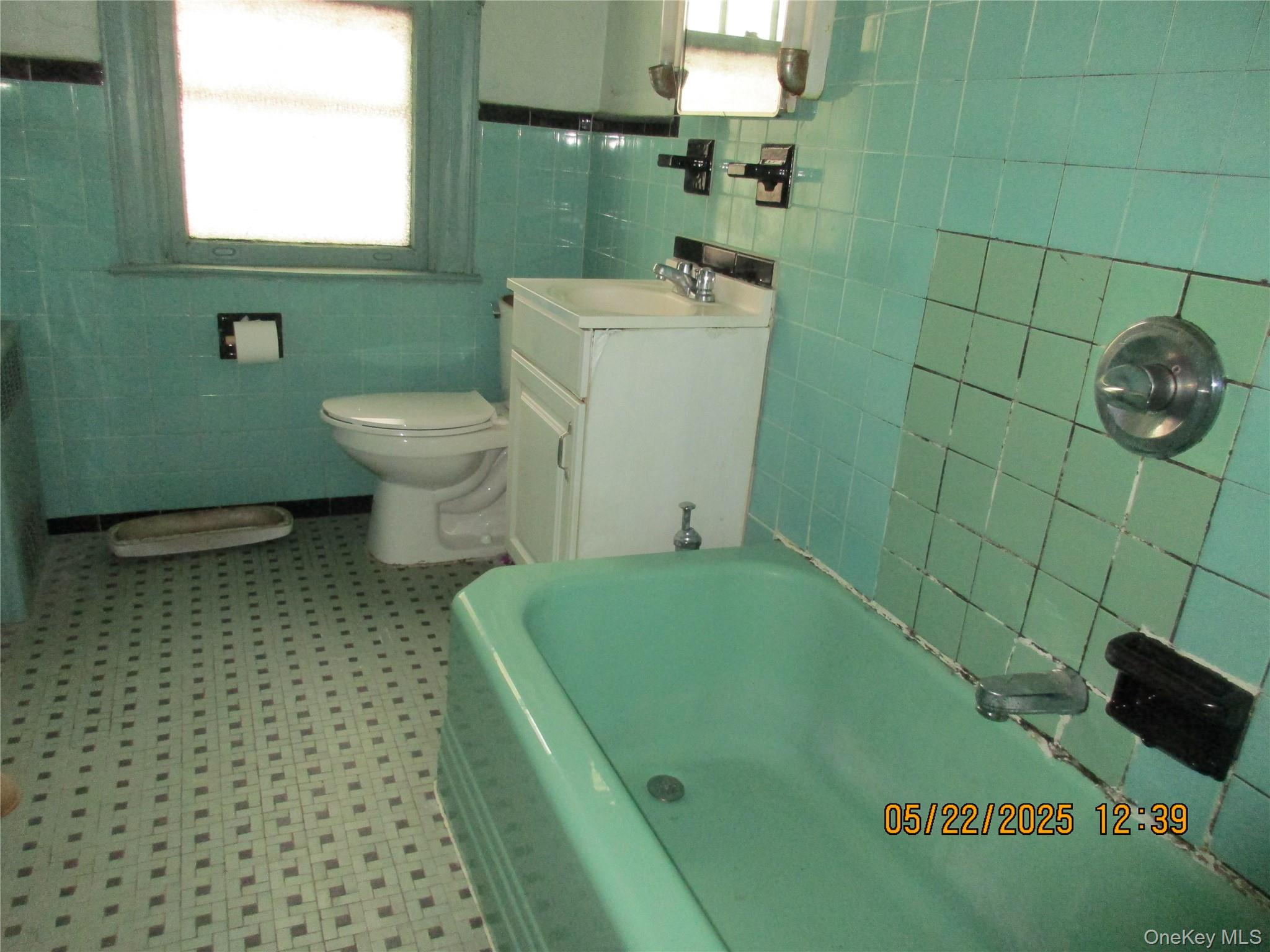 6828 Kessel Street, Forest Hills, NY 11375