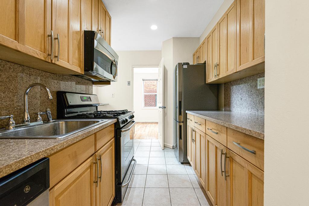 72-10 112th Street # 5B, Forest Hills, NY 11375