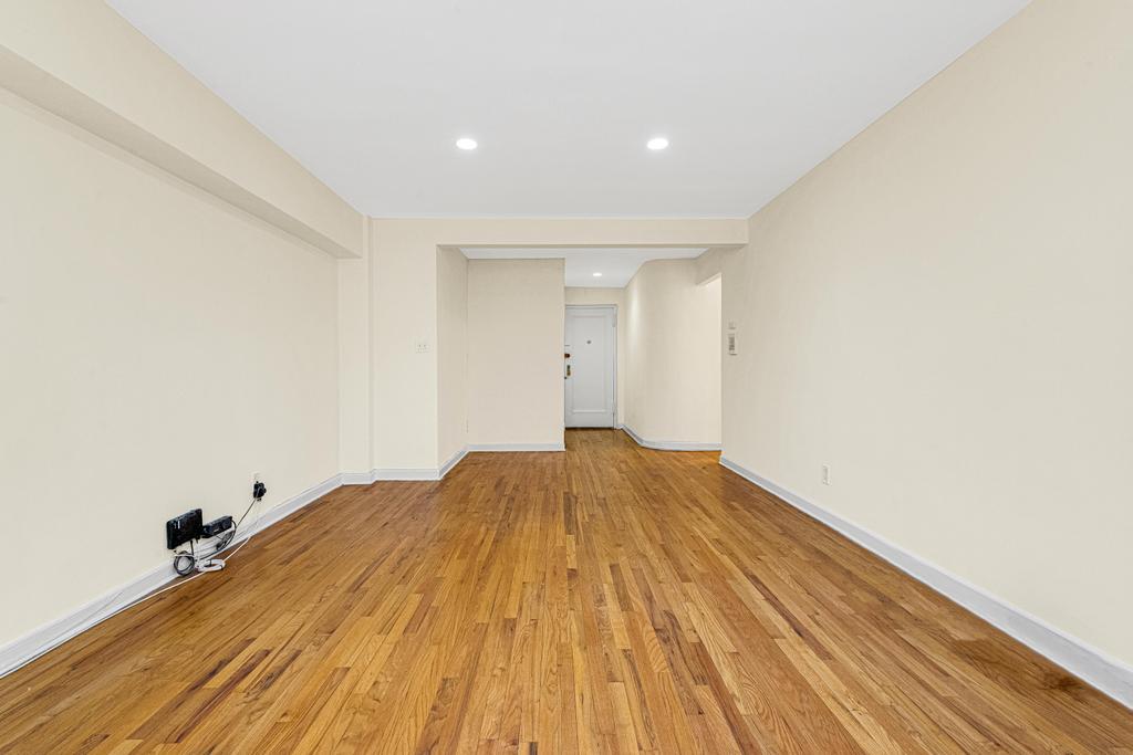 72-10 112th Street # 5B, Forest Hills, NY 11375