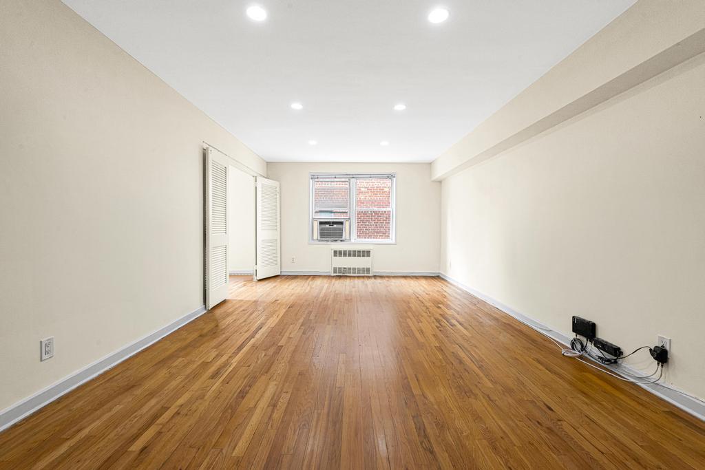 72-10 112th Street # 5B, Forest Hills, NY 11375