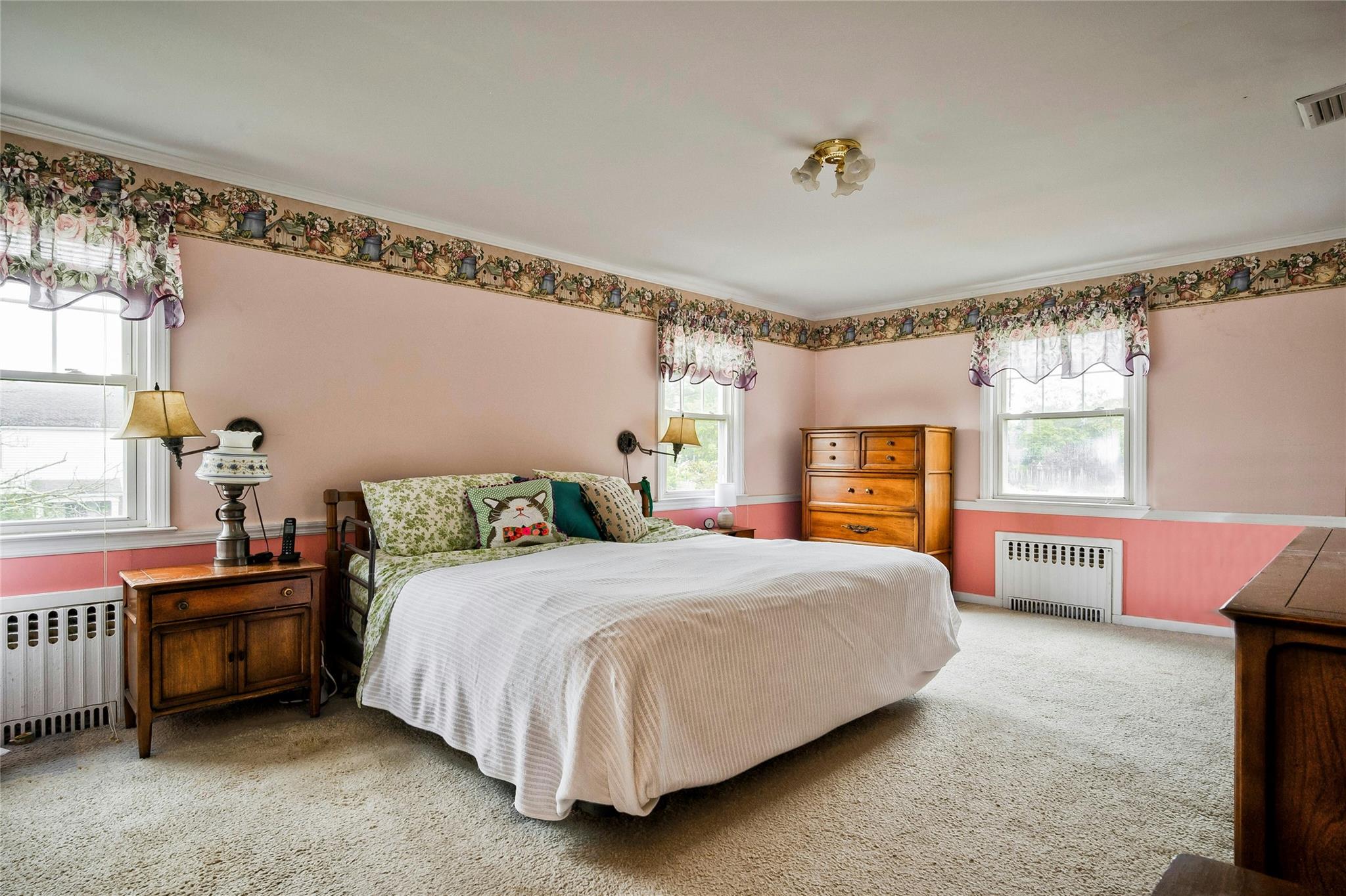 1310 Surrey Place, Rockville Centre, NY 11570