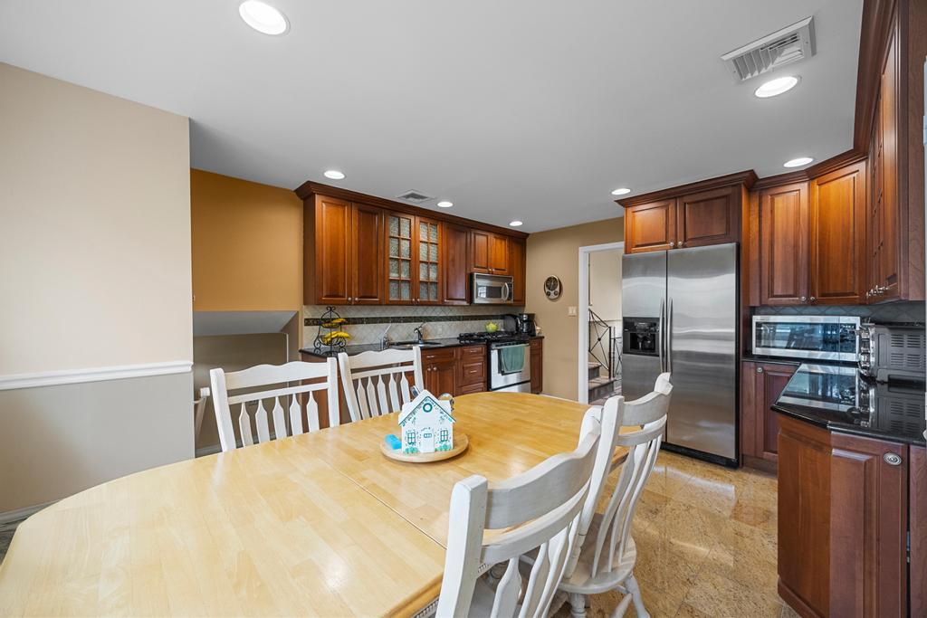 797 Caldwell Avenue, North Woodmere, NY 11581