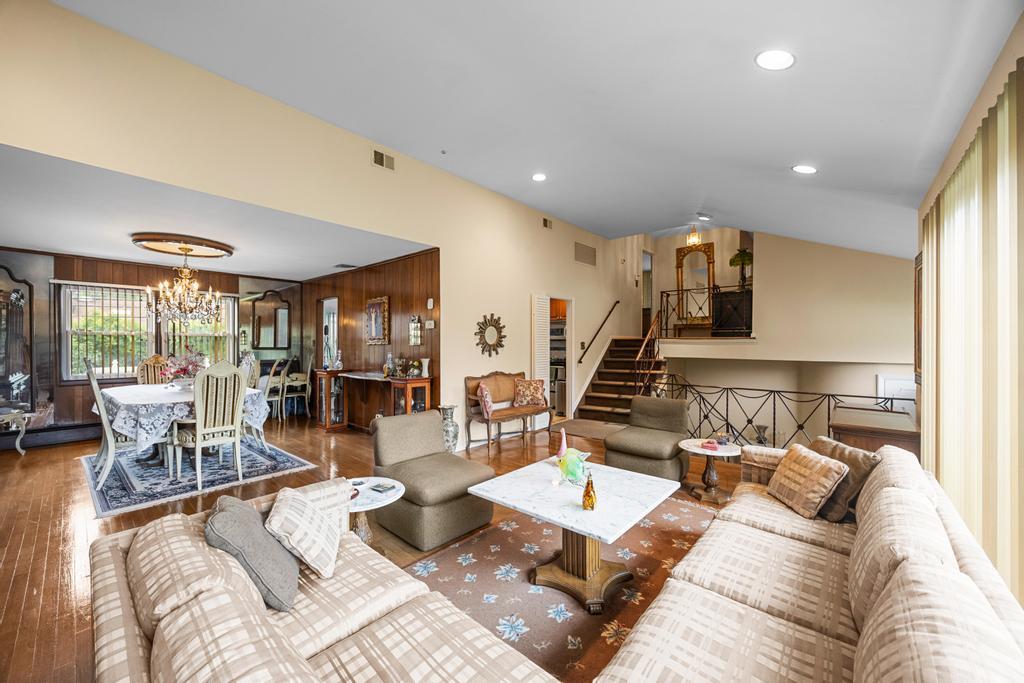 797 Caldwell Avenue, North Woodmere, NY 11581