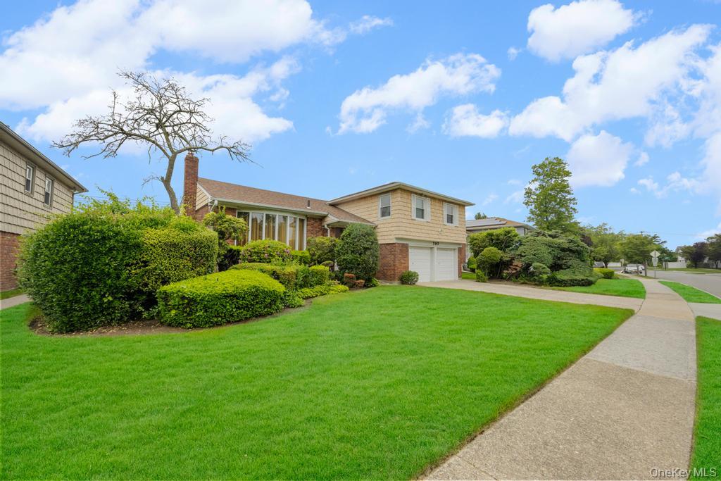 797 Caldwell Avenue, North Woodmere, NY 11581