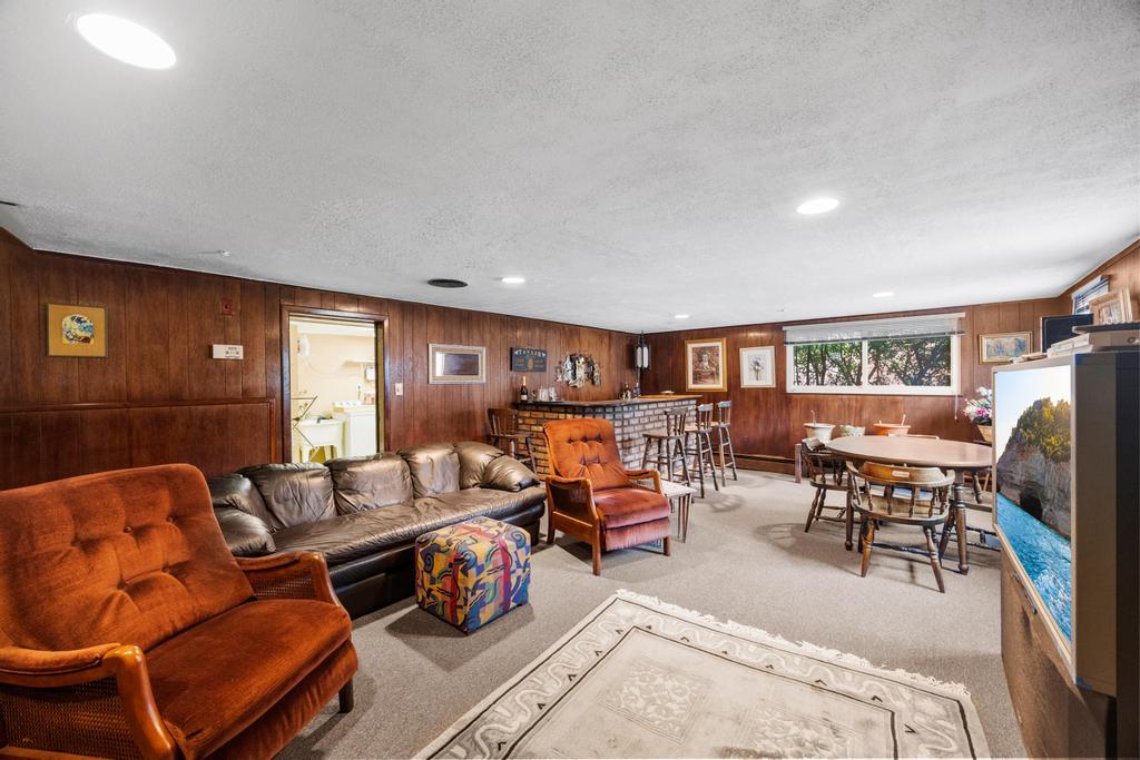 797 Caldwell Avenue, North Woodmere, NY 11581