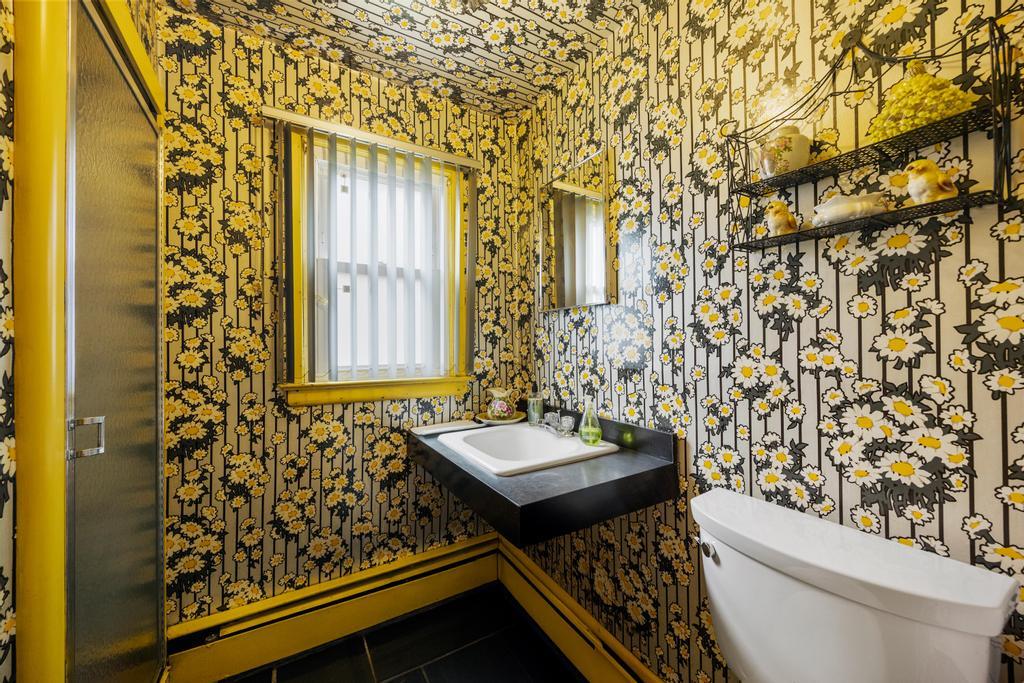 797 Caldwell Avenue, North Woodmere, NY 11581