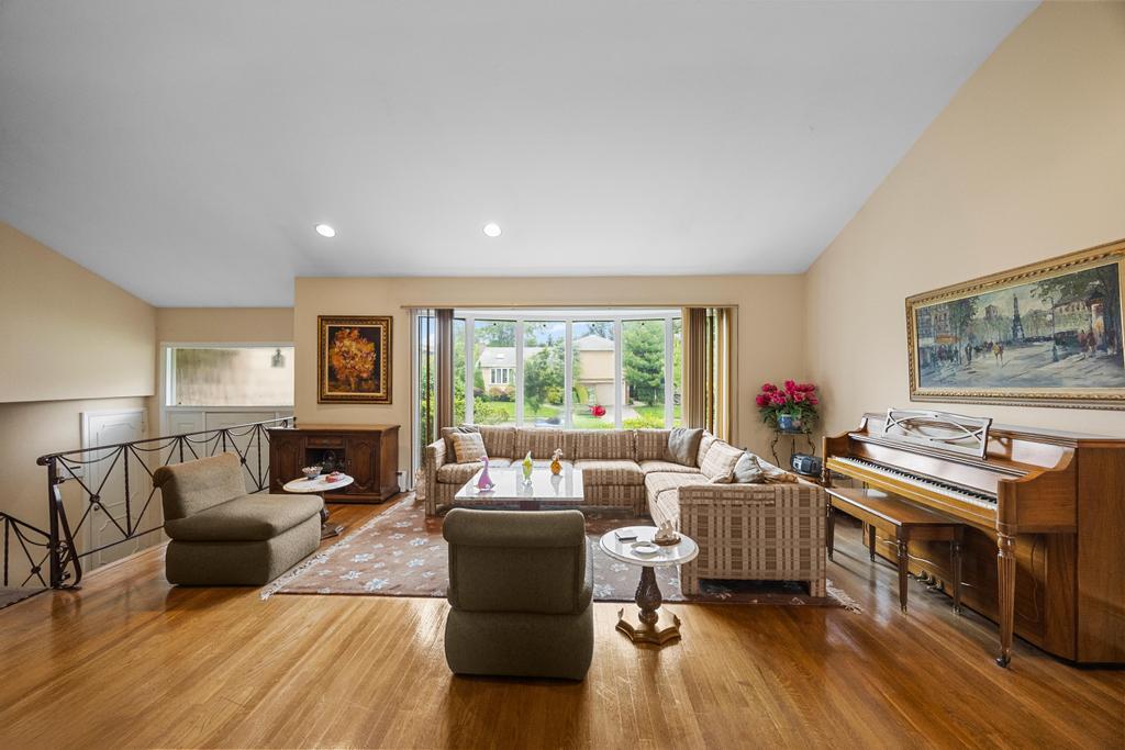 797 Caldwell Avenue, North Woodmere, NY 11581