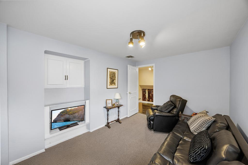 797 Caldwell Avenue, North Woodmere, NY 11581