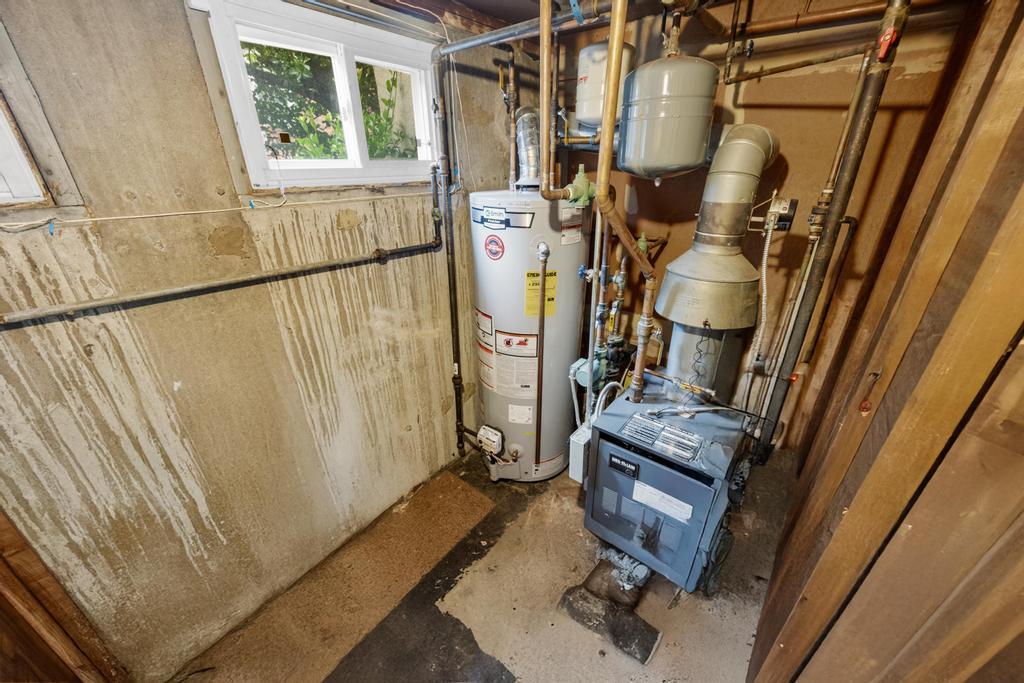 797 Caldwell Avenue, North Woodmere, NY 11581