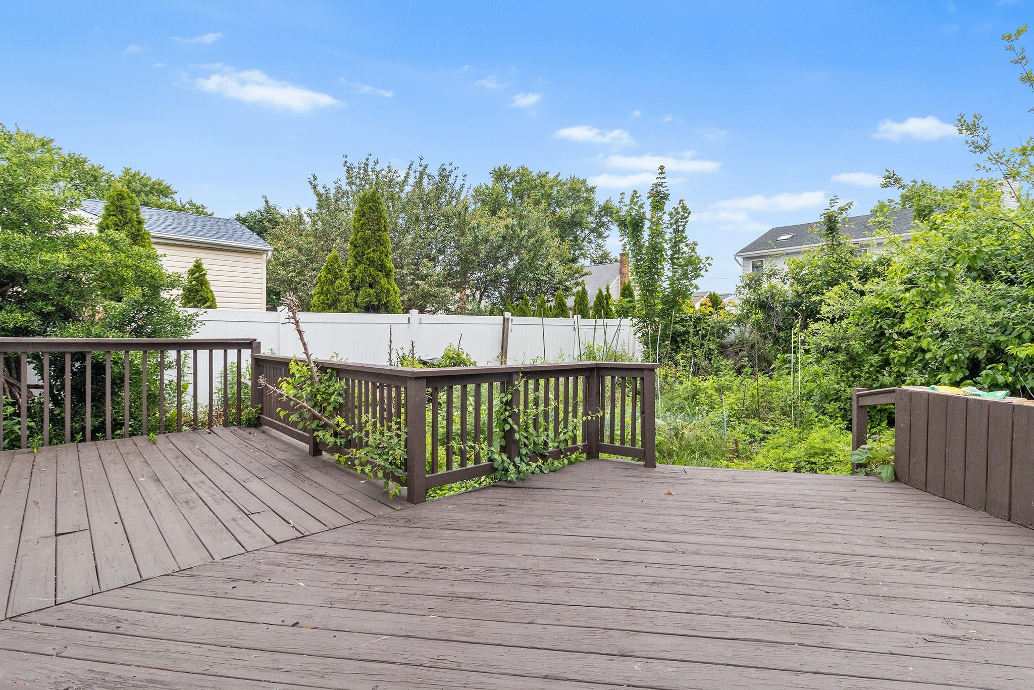 45 W 23rd Street, Deer Park, NY 11729