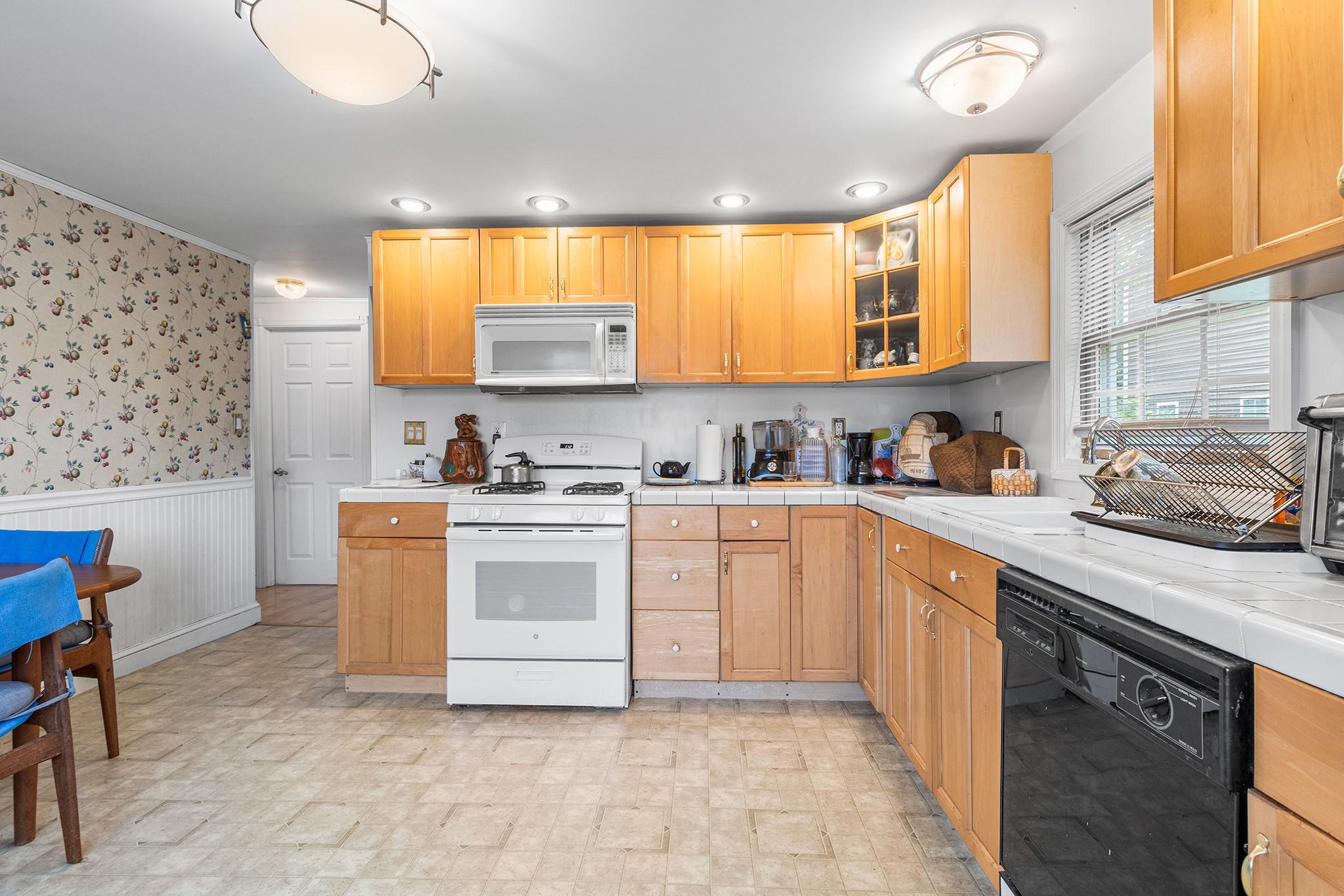 45 W 23rd Street, Deer Park, NY 11729