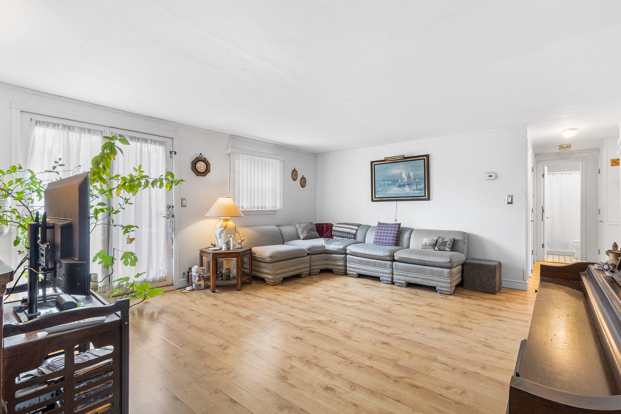 45 W 23rd Street, Deer Park, NY 11729