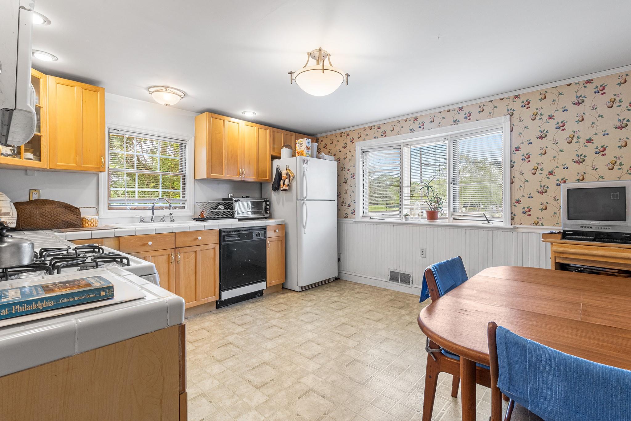 45 W 23rd Street, Deer Park, NY 11729