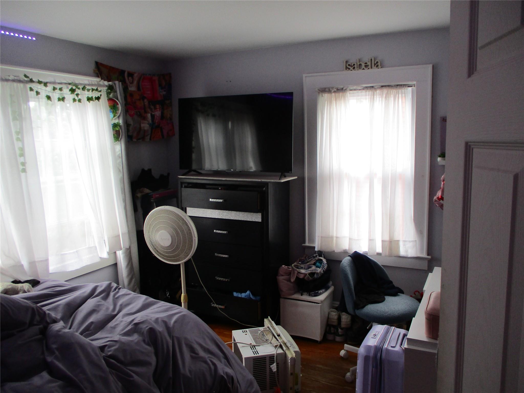 6 Ryder Place, East Rockaway, NY 11518