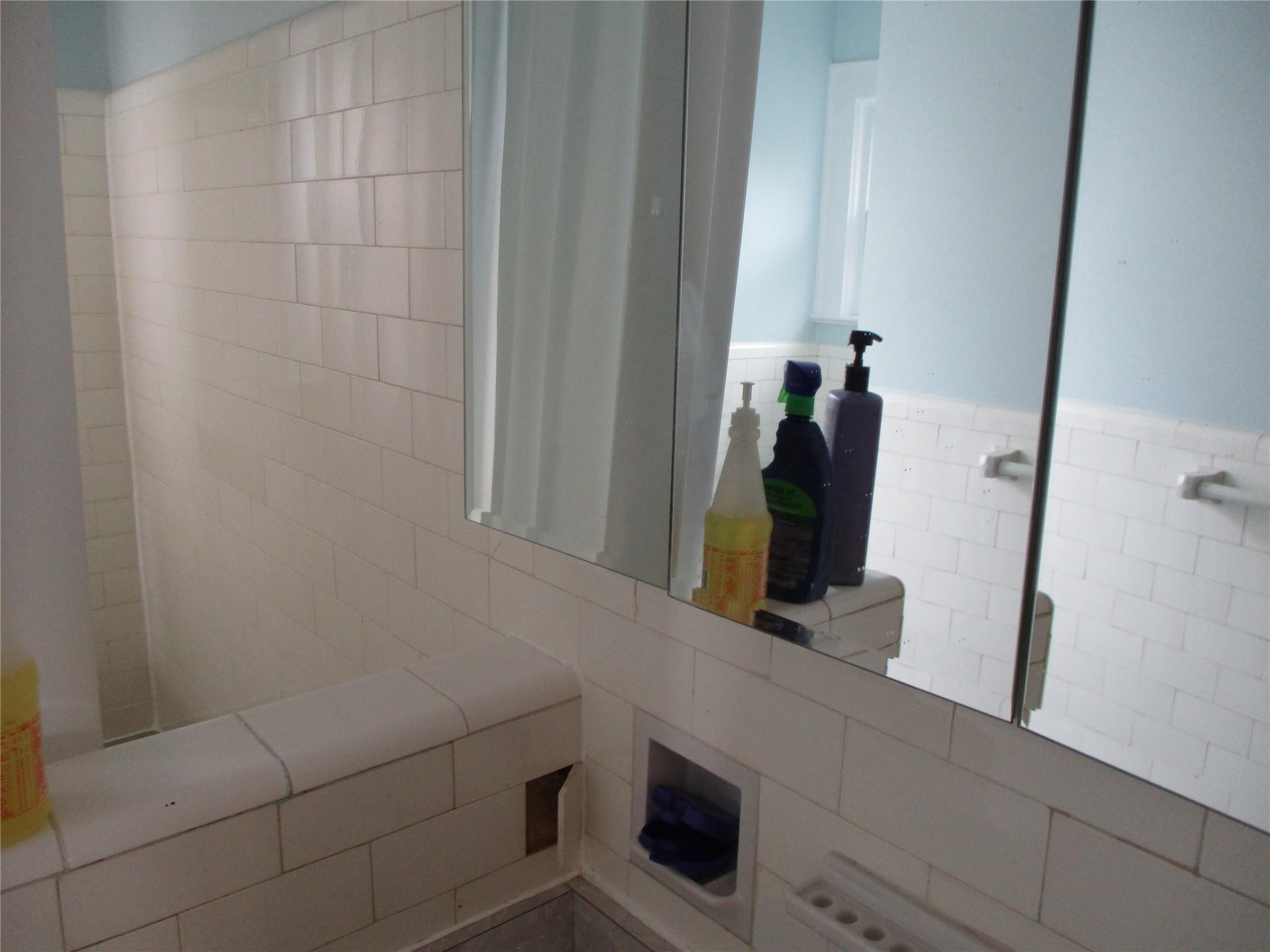 6 Ryder Place, East Rockaway, NY 11518