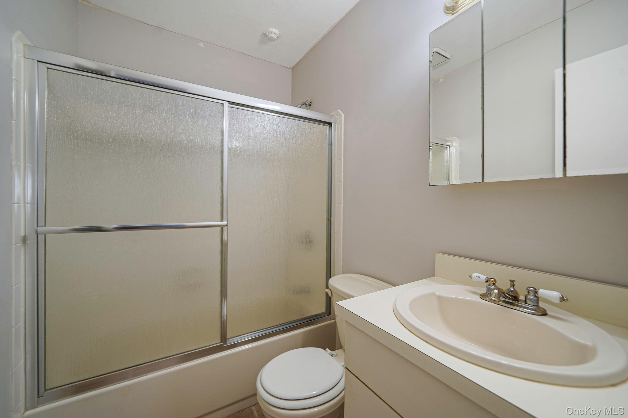 79 Pointe Circle S # 79, Coram, NY 11727