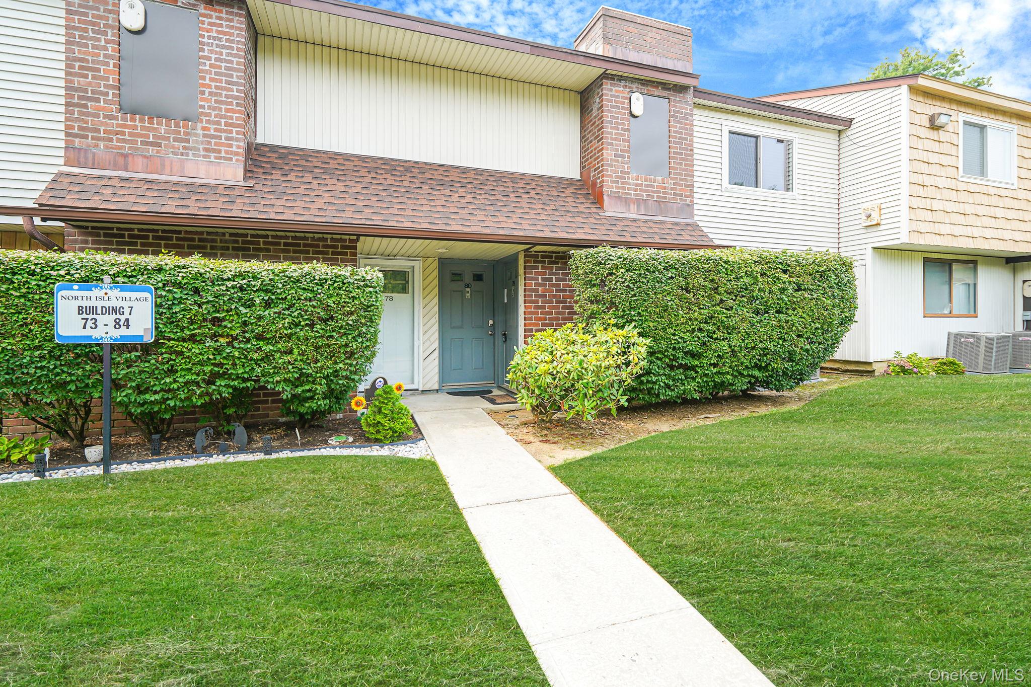 79 Pointe Circle S # 79, Coram, NY 11727