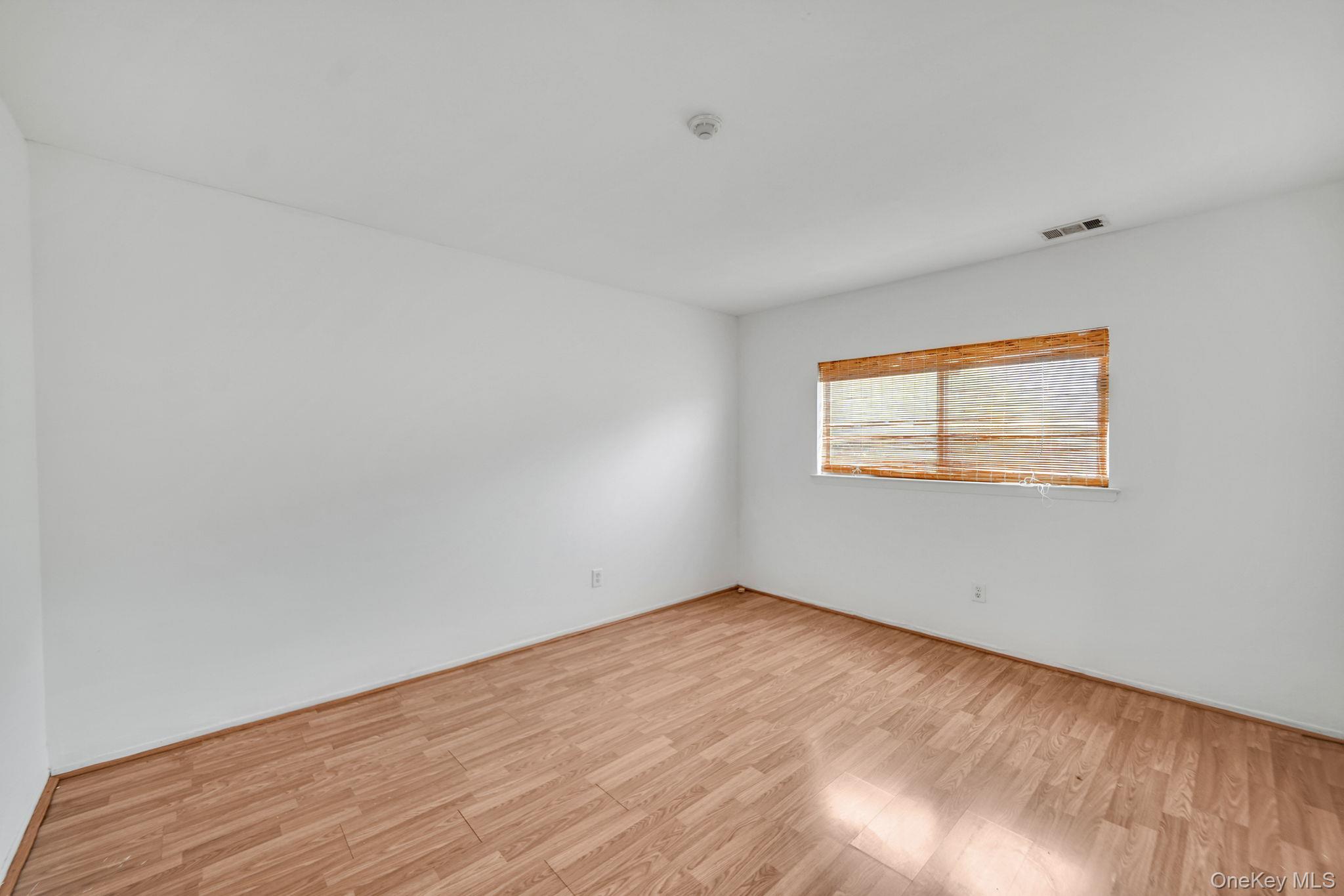 79 Pointe Circle S # 79, Coram, NY 11727