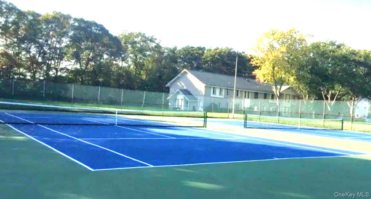 79 Pointe Circle S # 79, Coram, NY 11727