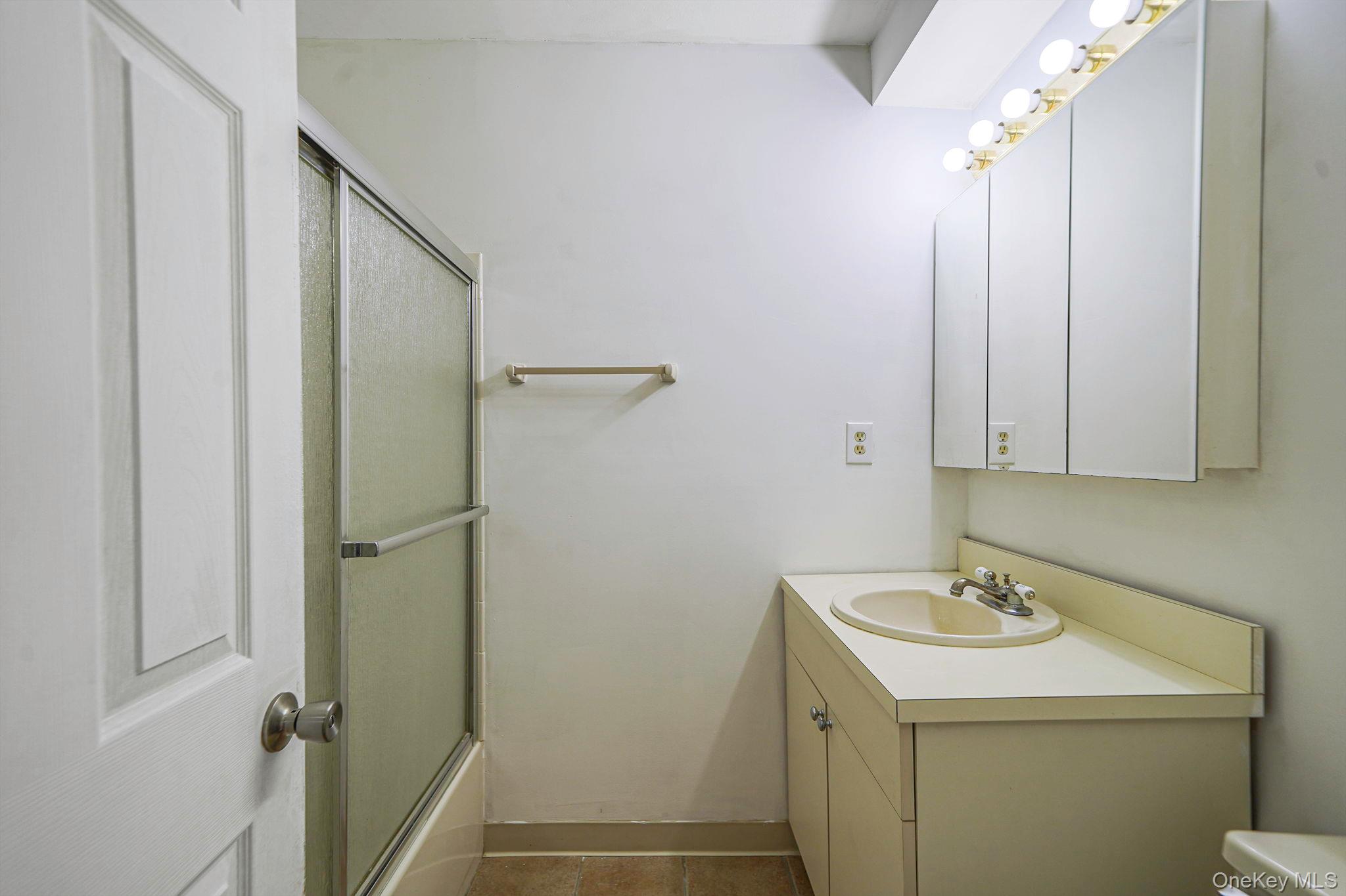 79 Pointe Circle S # 79, Coram, NY 11727