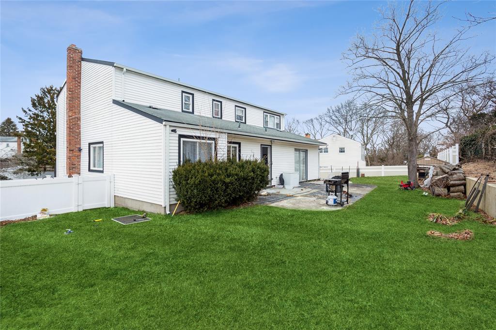 24 Linden Street, Selden, NY 11784