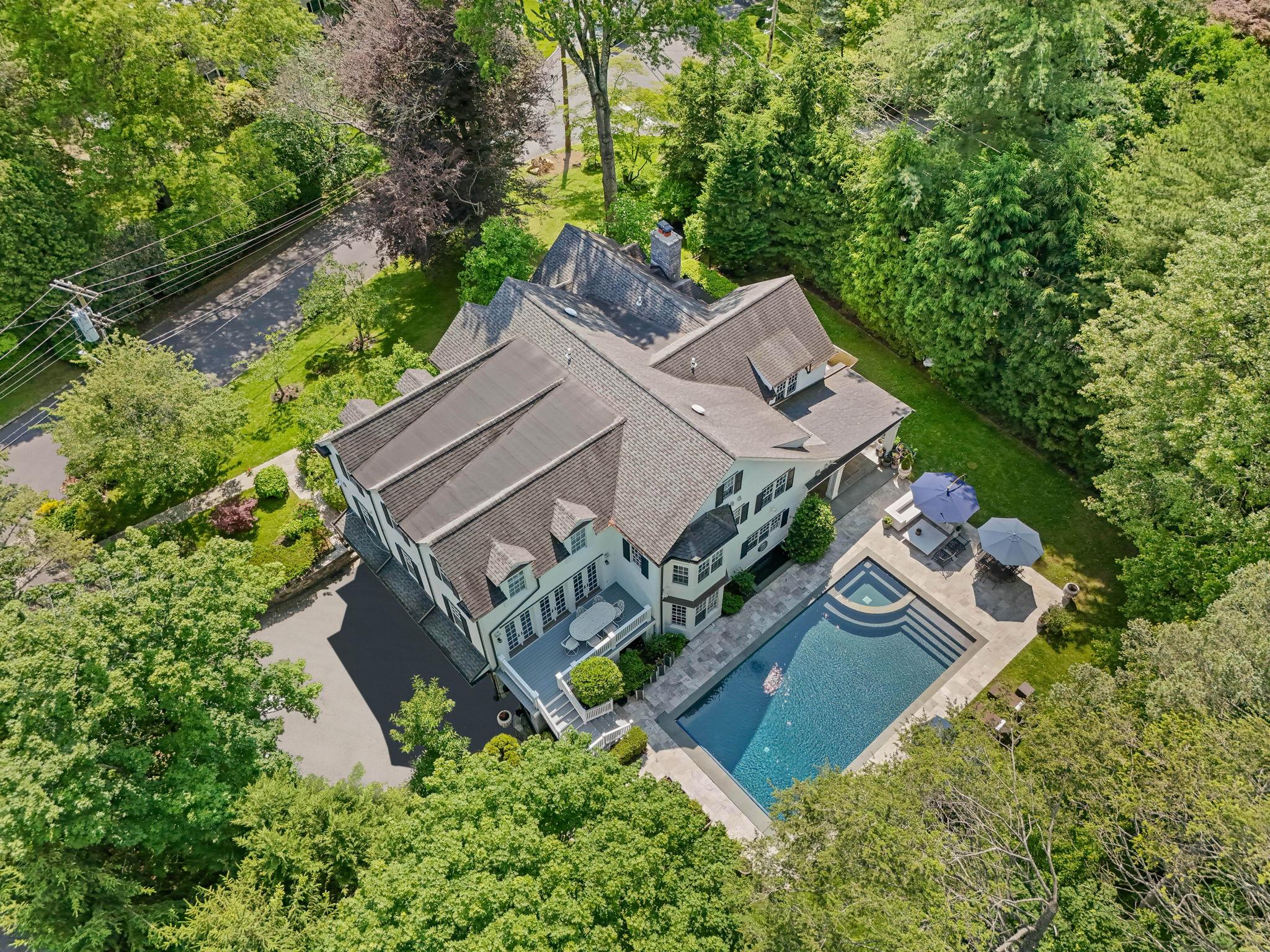 27 Olmsted Road, Scarsdale, NY 10583