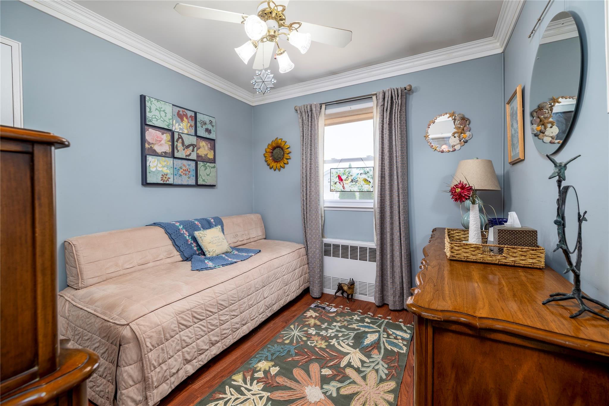 656 N Greene Avenue, Lindenhurst, NY 11757