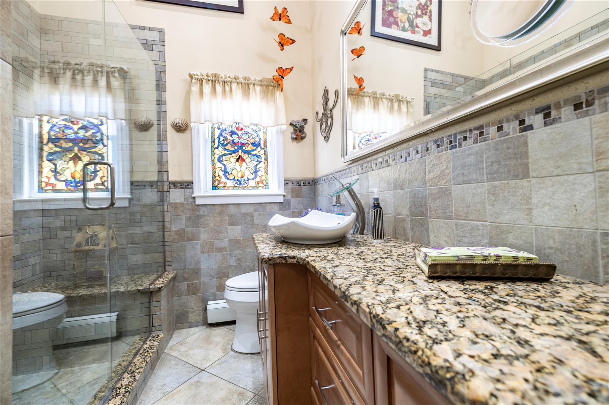 656 N Greene Avenue, Lindenhurst, NY 11757