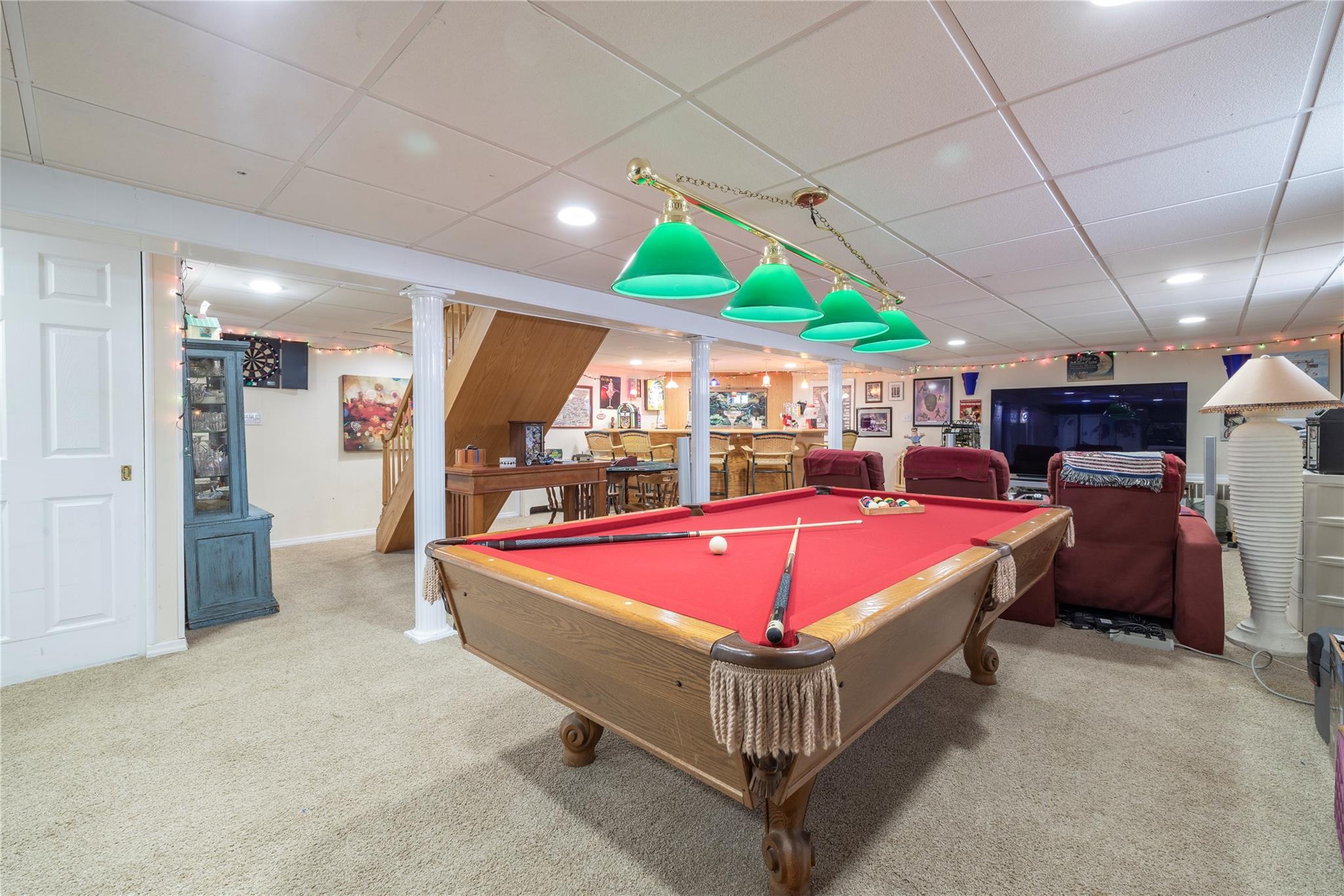 656 N Greene Avenue, Lindenhurst, NY 11757