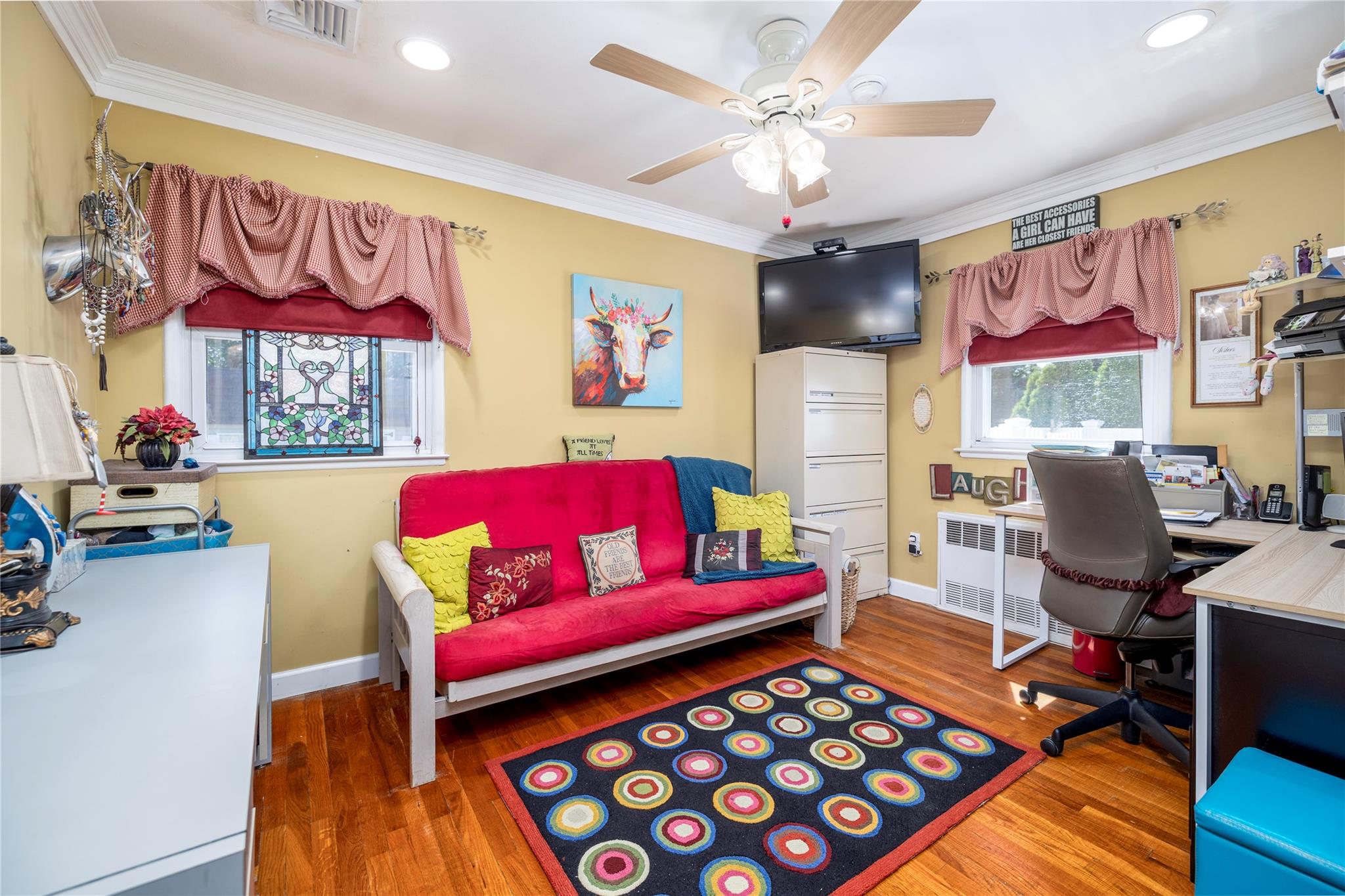 656 N Greene Avenue, Lindenhurst, NY 11757