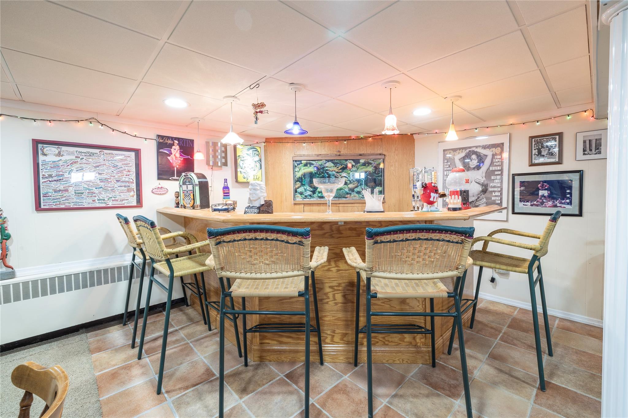 656 N Greene Avenue, Lindenhurst, NY 11757