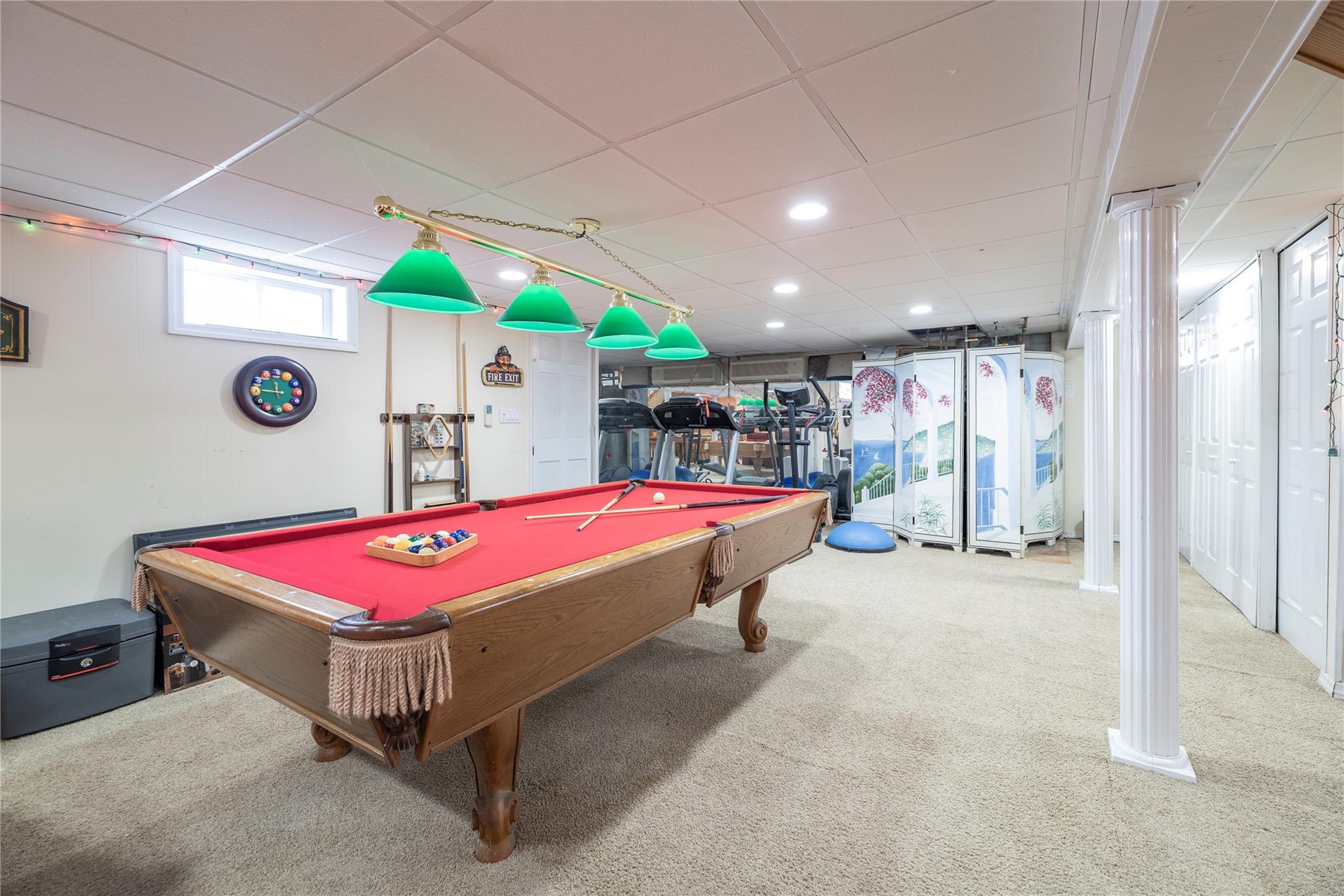 656 N Greene Avenue, Lindenhurst, NY 11757