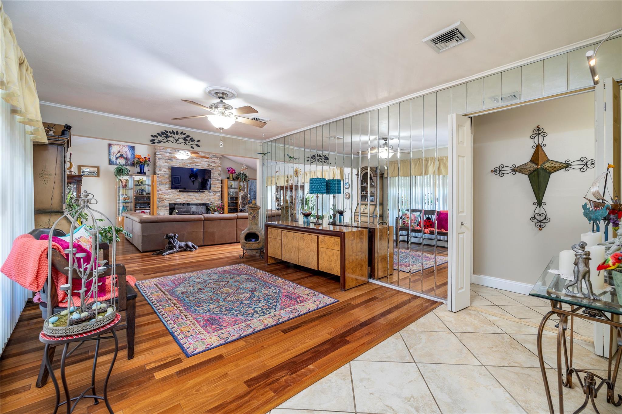 656 N Greene Avenue, Lindenhurst, NY 11757