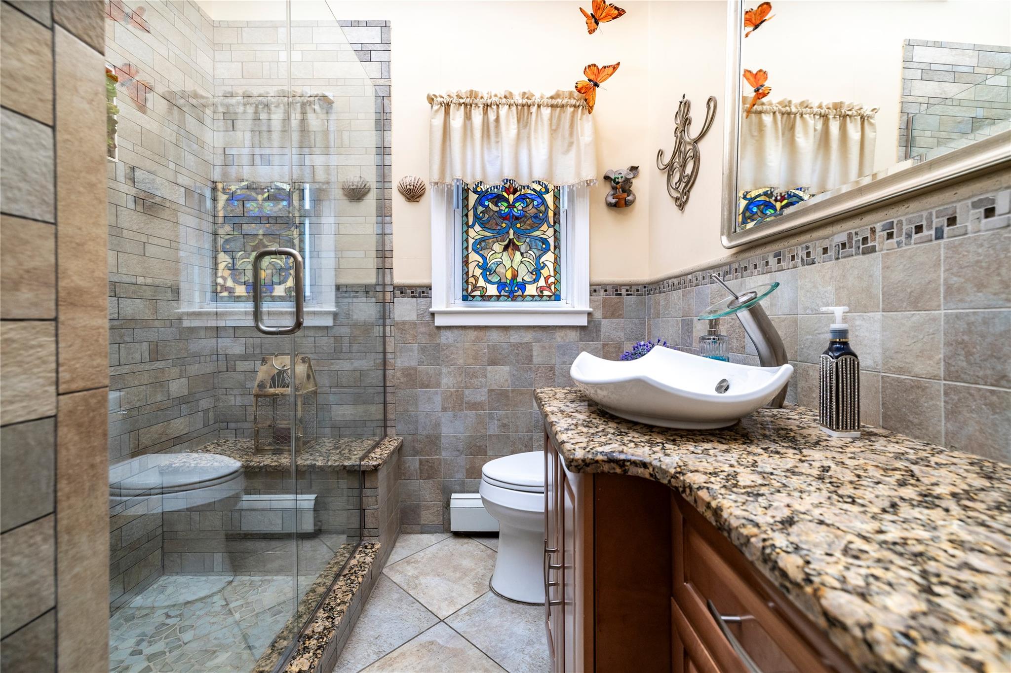 656 N Greene Avenue, Lindenhurst, NY 11757