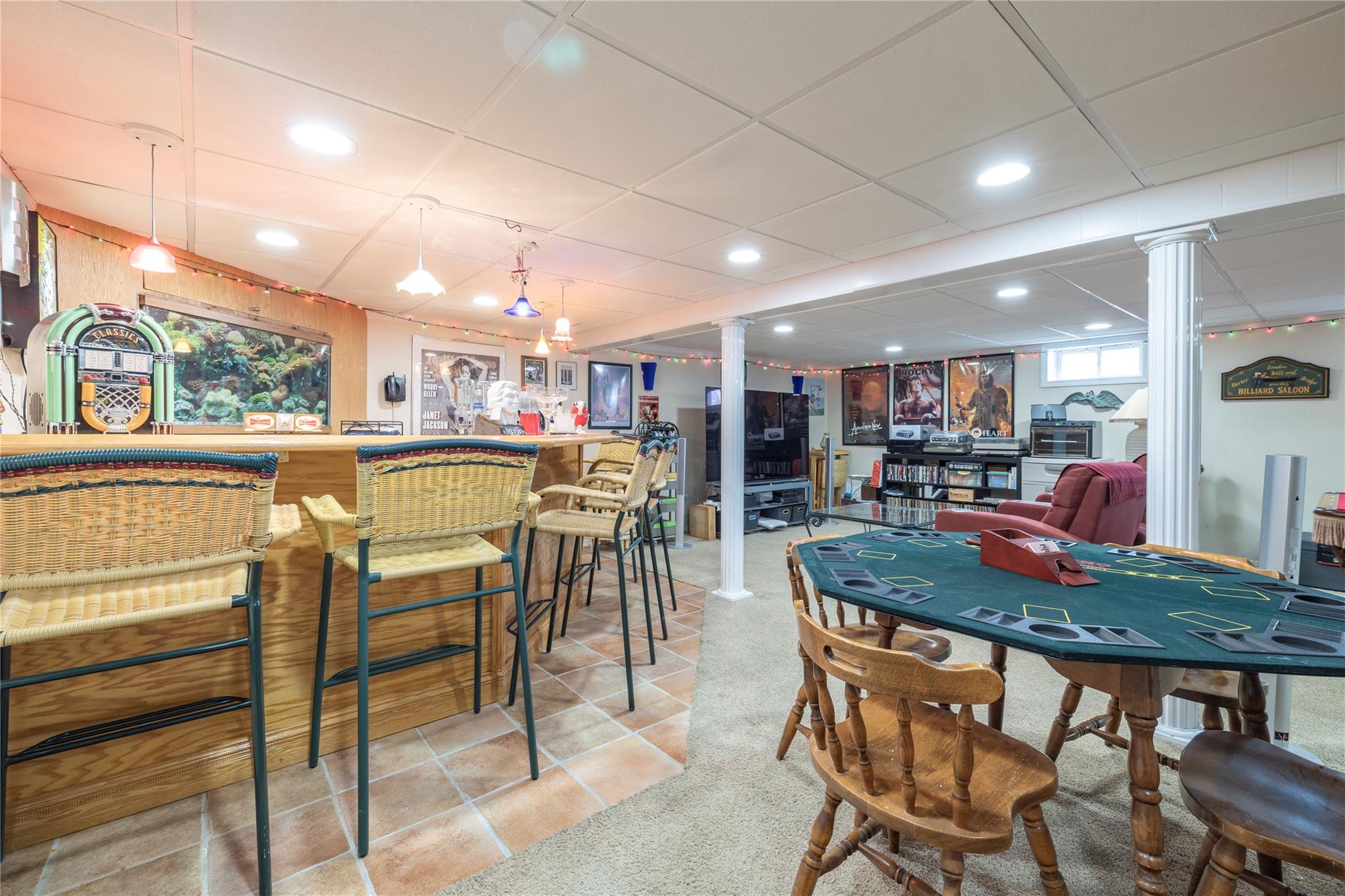 656 N Greene Avenue, Lindenhurst, NY 11757