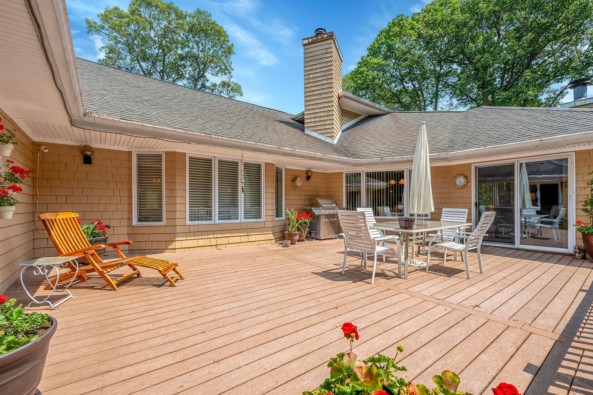 6 Ring Neck Court, Wading River, NY 11792