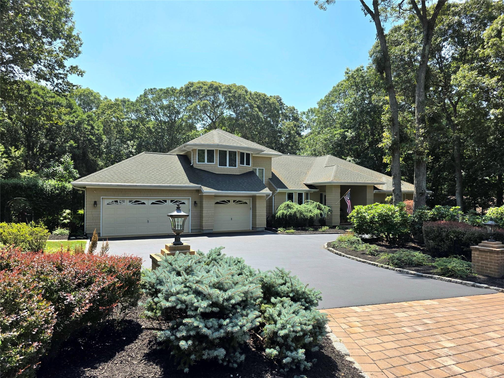 6 Ring Neck Court, Wading River, NY 11792