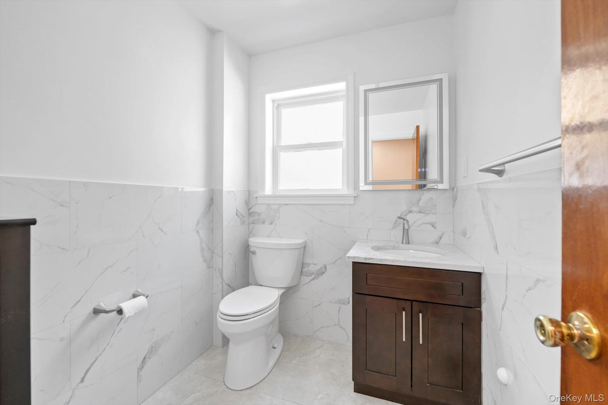 78-30 270th Street, New Hyde Park, NY 11004