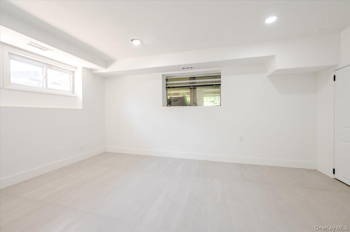 452 E Shore Road, Great Neck, NY 11024