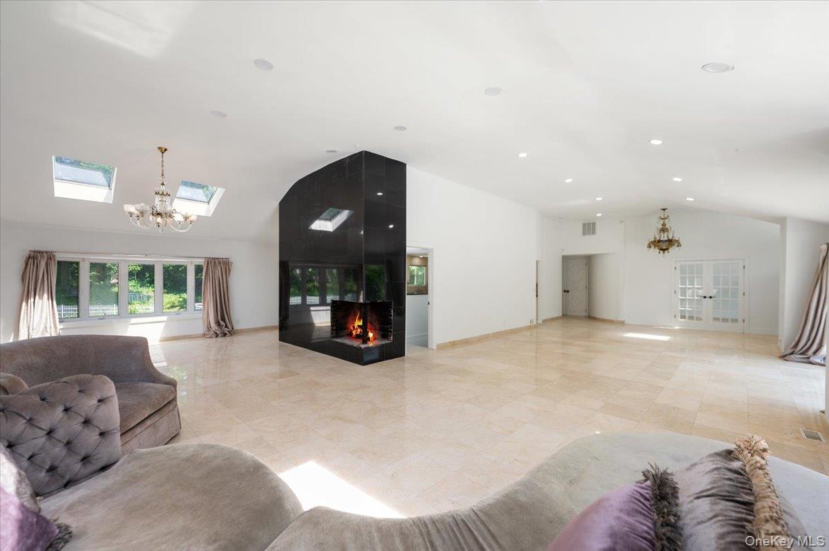 452 E Shore Road, Great Neck, NY 11024