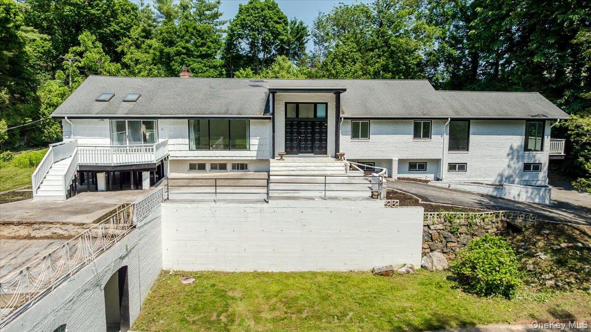 452 E Shore Road, Great Neck, NY 11024